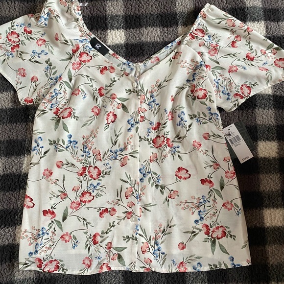 Floral Flutter Sleeve Linen Blouse Top - NWT! - Picture 2 of 5